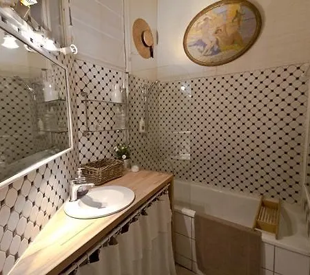 Large 2 Bedrooms Latin Quarter *