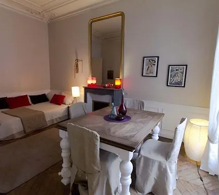 Large 2 Bedrooms Latin Quarter Lägenhet