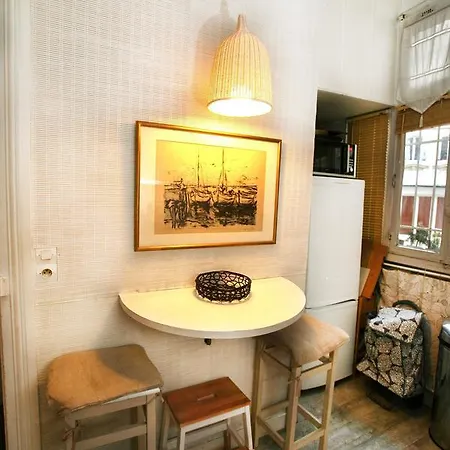 Large 2 Bedrooms Latin Quarter Lägenhet *