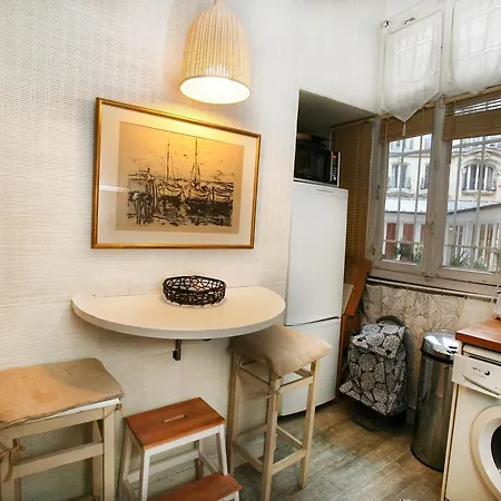 Large 2 Bedrooms Latin Quarter Lägenhet