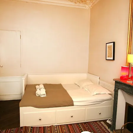 Large 2 Bedrooms Latin Quarter Lägenhet *